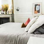 Charming Haussmannien Apt Near Monceau Park