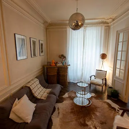 Charming Haussmannien Apt Near Monceau Park Paris