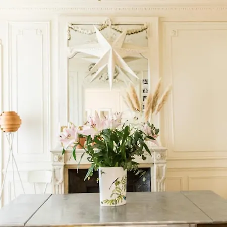 Appartamento Charming Haussmannien Apt Near Monceau Park Parigi